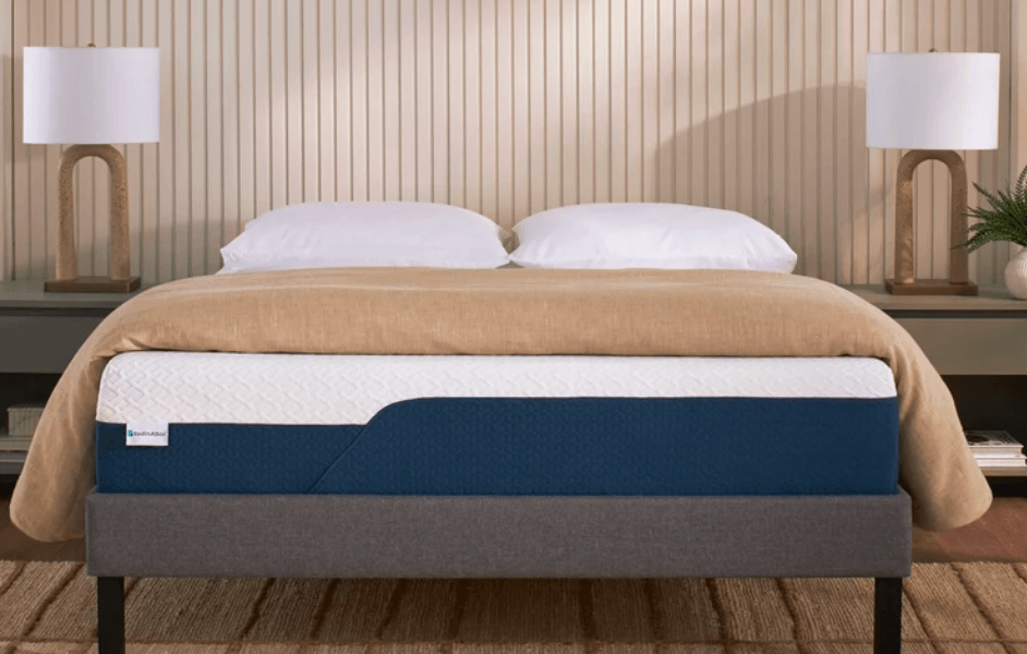 Ikea queen mattress (photo 2)